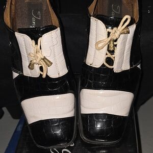 Elegant Black and White Croc-Embossed Men's Oxfords